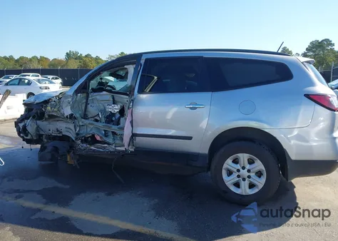 2016 Chevrolet Traverse Ls z USA, uszkodzony, nr VIN 1GNKRFKD1GJ207171